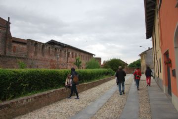 Lungo la via Barbavara