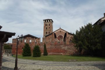 Dietro le mura ghibelline