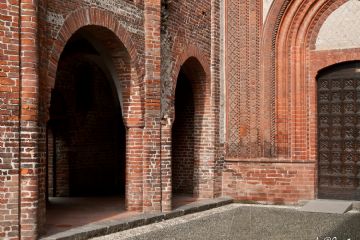 Il nartece e il portale