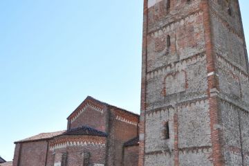 Il campanile e l'abside