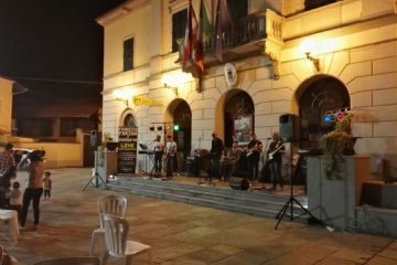 Francesco Farina e Casesparse e DJ Set di Flavio Pavia<br>Per concludere in bellezza