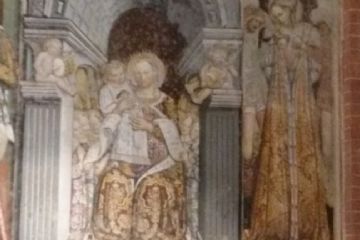 Affresco con Vergine in trono