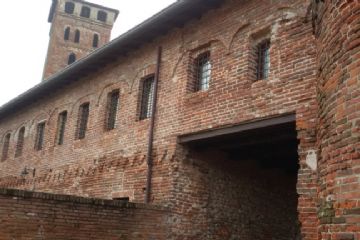 L'accesso all'abbazia<br>