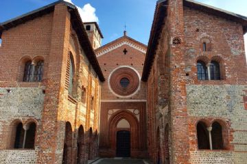 La facciata col nartece